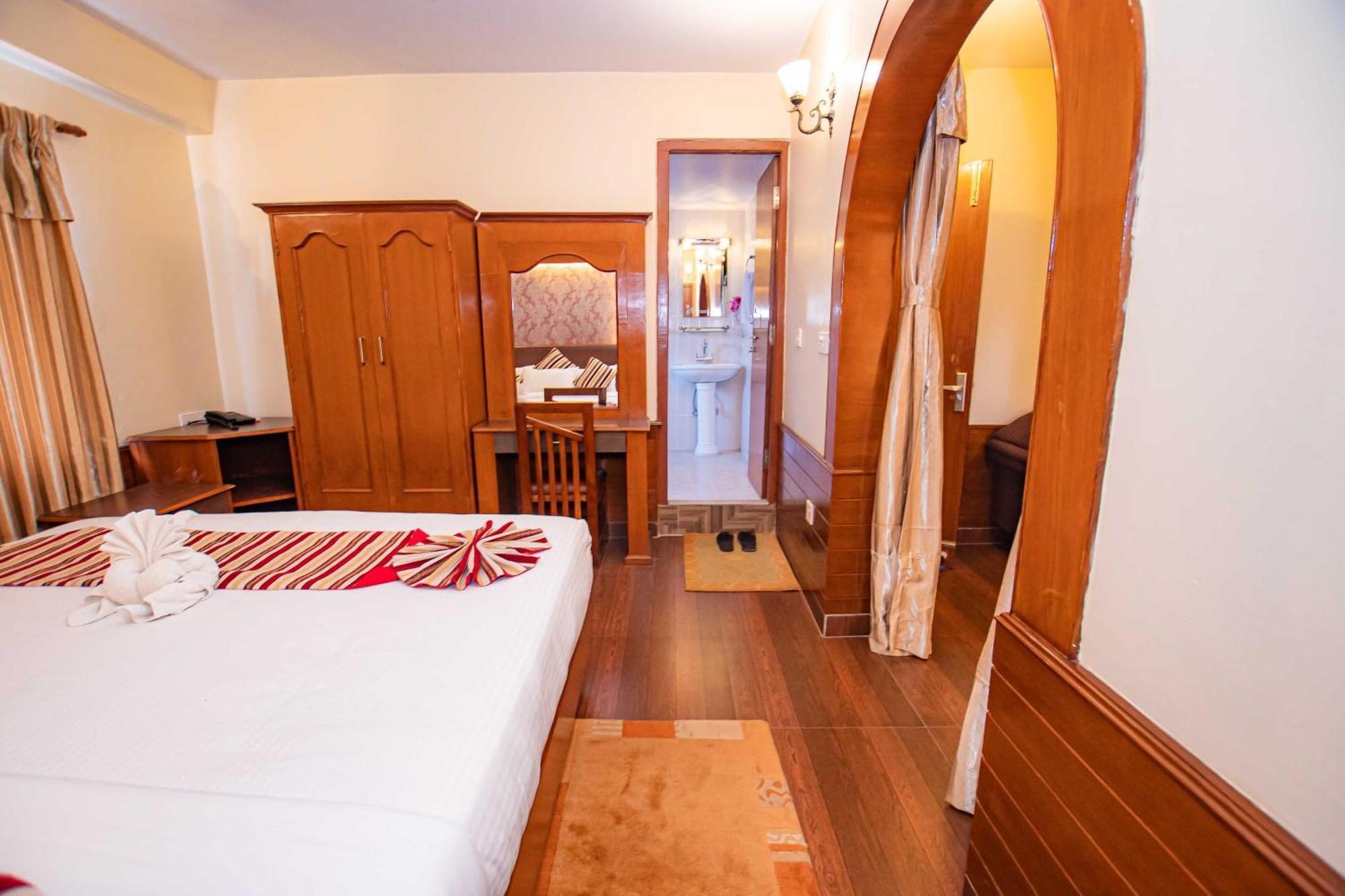 Hotel Crystal Palace Ποκάρα Εξωτερικό φωτογραφία
