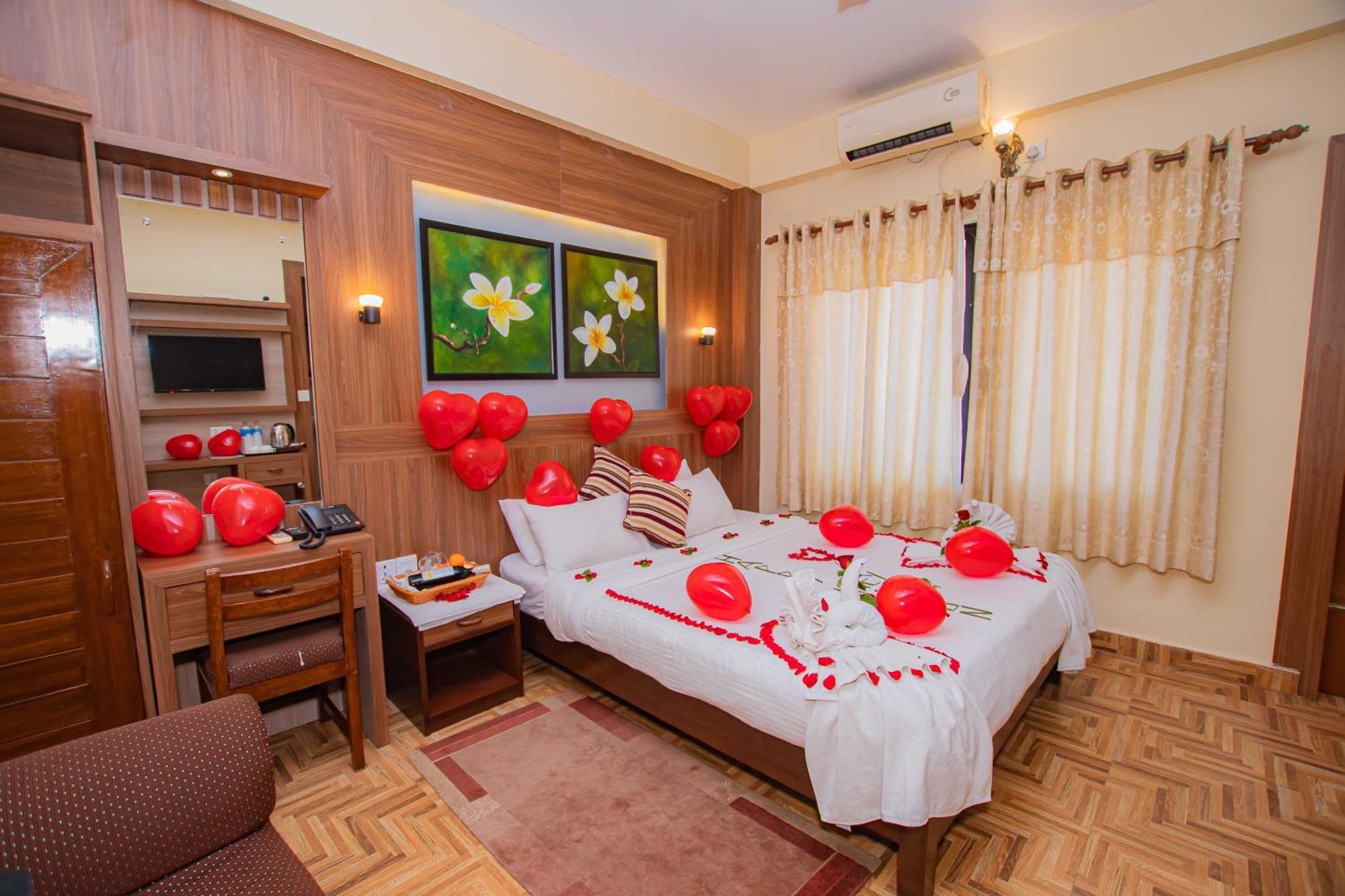 Hotel Crystal Palace Ποκάρα Εξωτερικό φωτογραφία