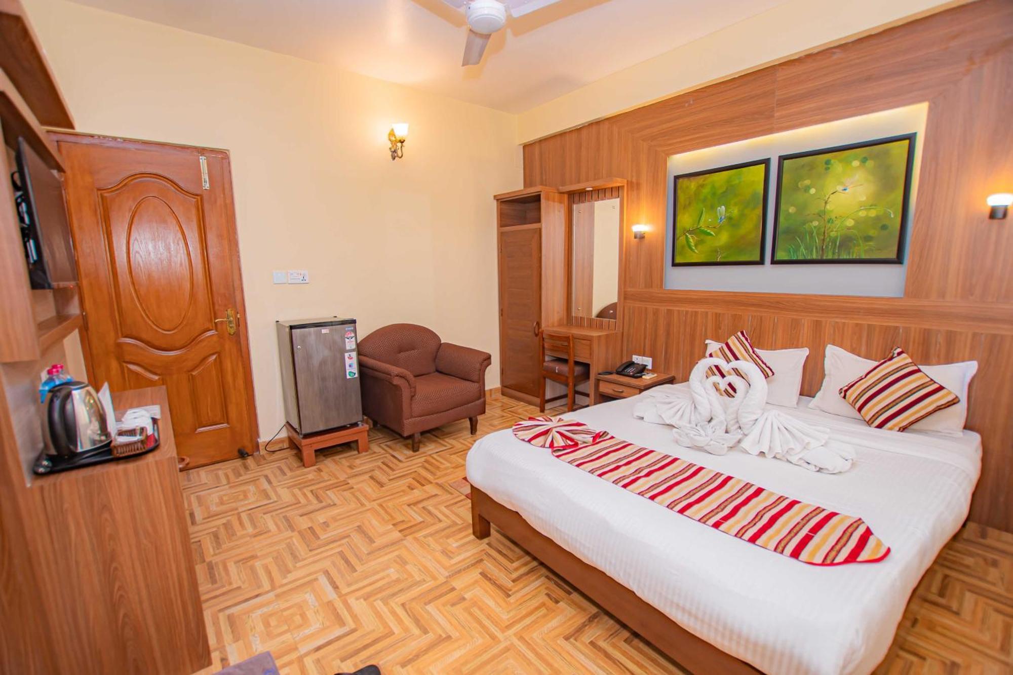Hotel Crystal Palace Ποκάρα Εξωτερικό φωτογραφία