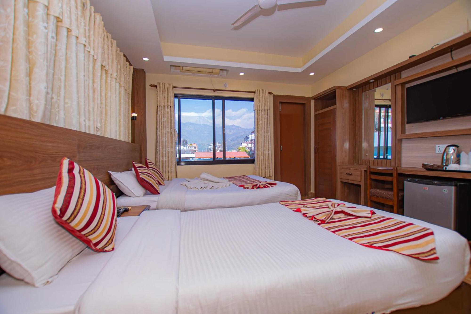 Hotel Crystal Palace Ποκάρα Εξωτερικό φωτογραφία