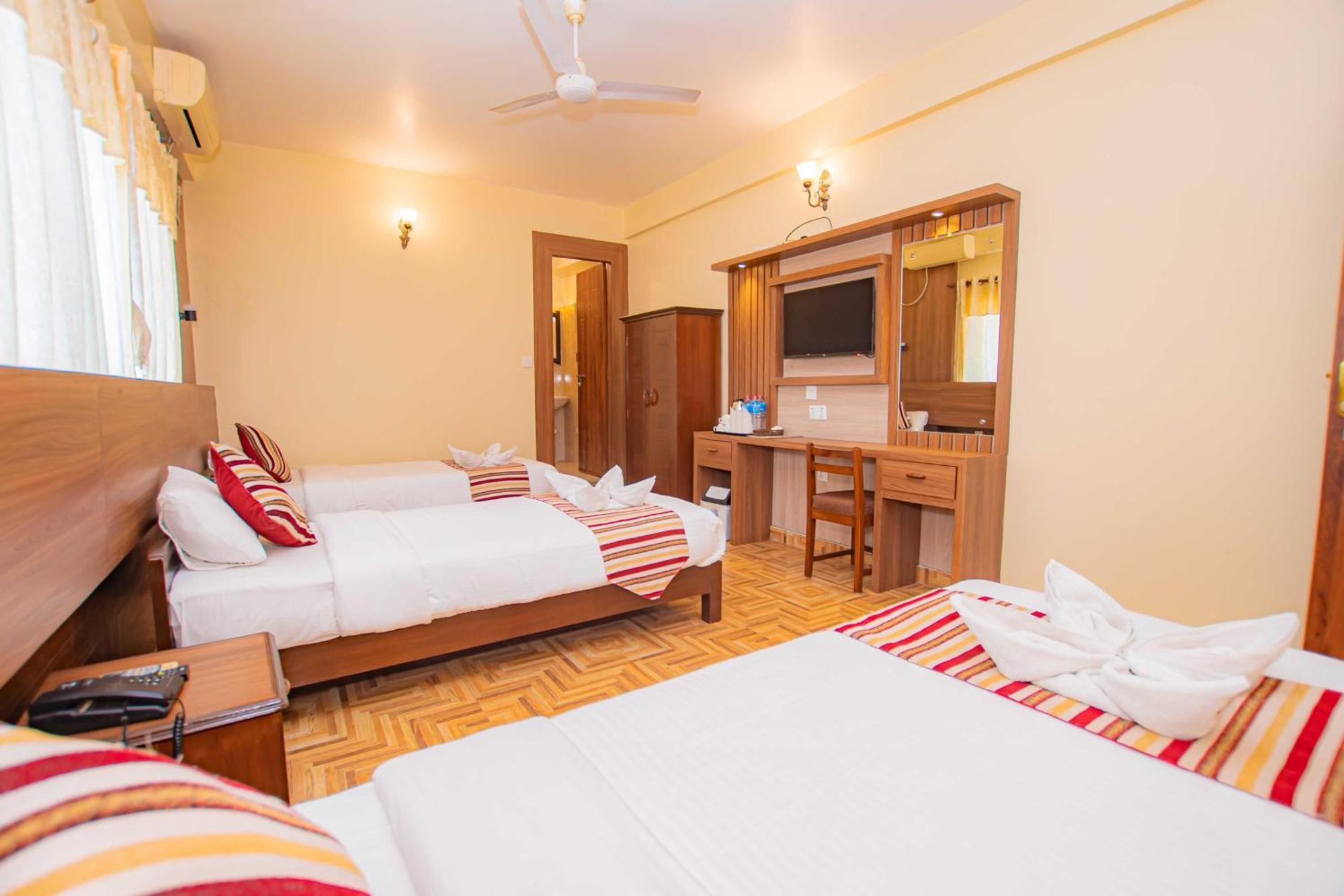 Hotel Crystal Palace Ποκάρα Εξωτερικό φωτογραφία