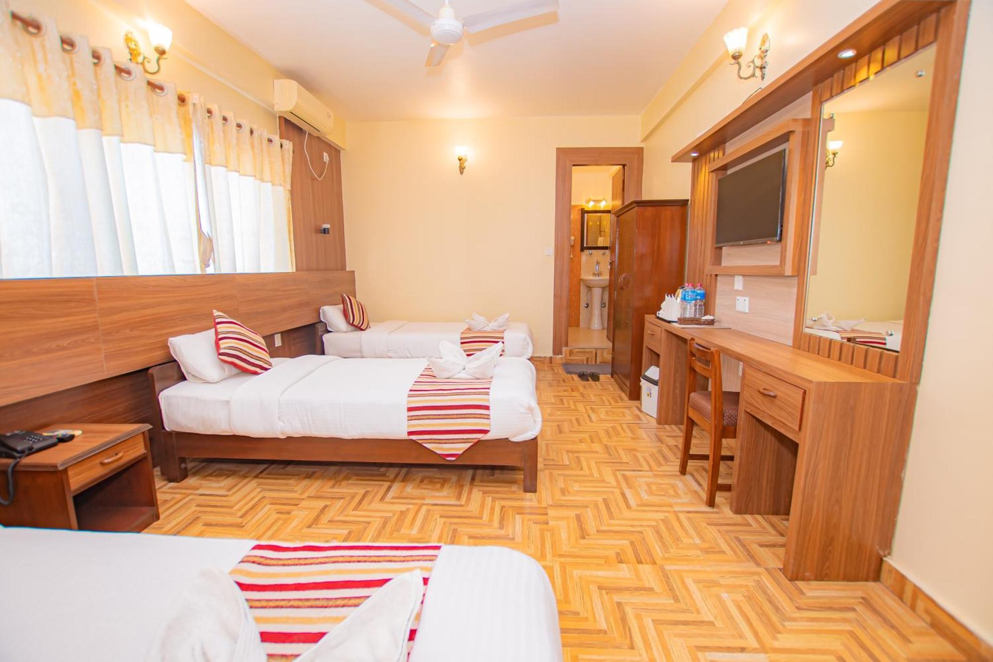 Hotel Crystal Palace Ποκάρα Εξωτερικό φωτογραφία